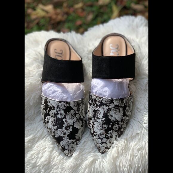 Journee Collection Shoes - Journee Collection Dayton Black Floral Pointed Toe Mule Flats Size 7.5